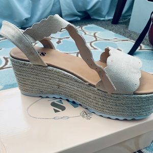 Espadrilles tan neutral color. Brand new